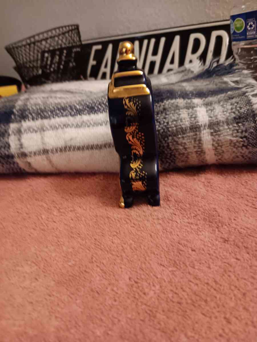 porcelain imperial limoges 22k gold and blue mantle clock - Vinita, Oklahoma - FleaMarketBay