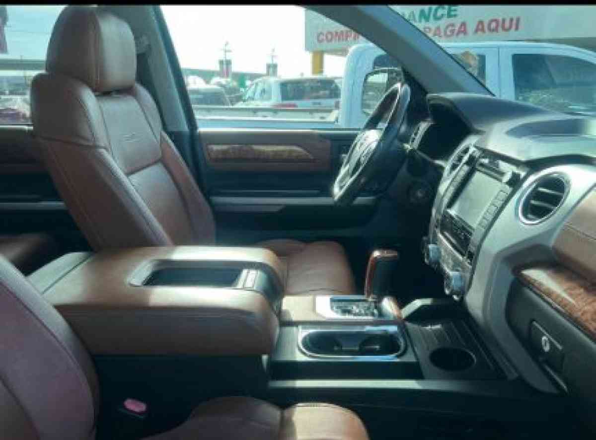 2016 Toyota Tundra 89 k miles - Bellaire, Texas - FleaMarketBay