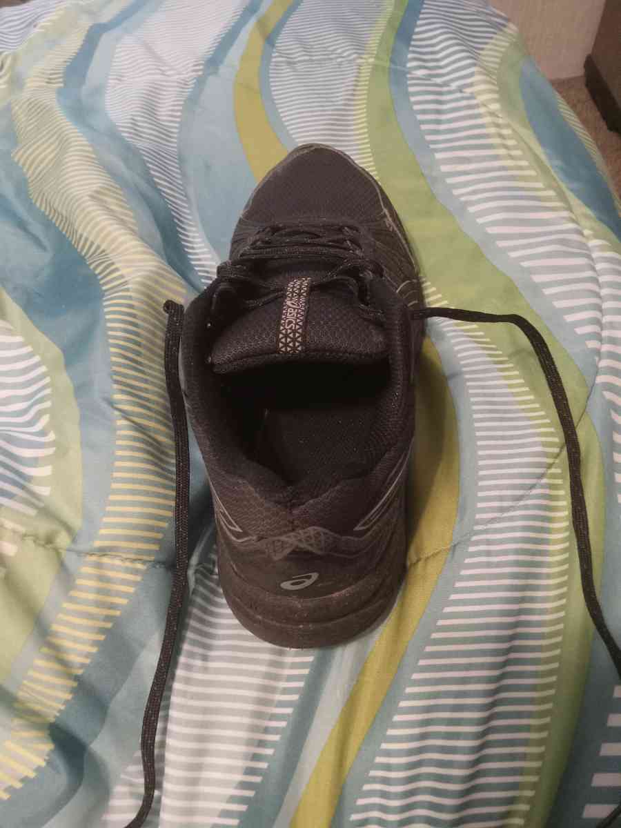ASICS shoes - Roanoke, Virginia - FleaMarketBay