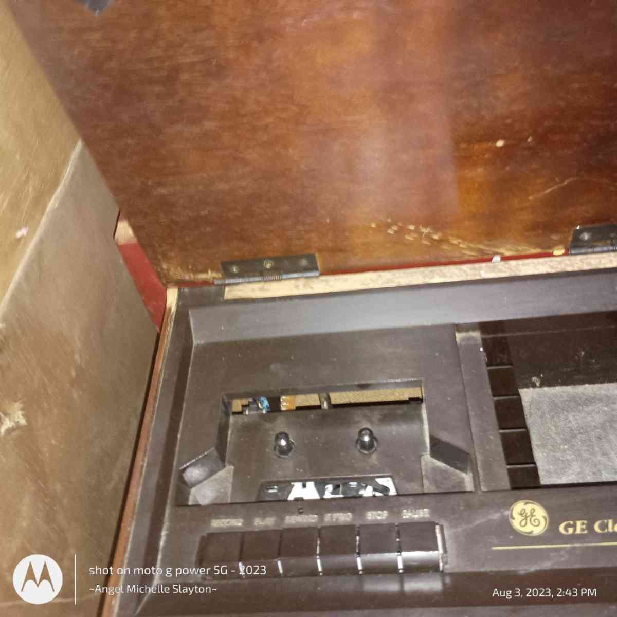 old radio from 70s works too - Gaylesville, Alabama - FleaMarketBay