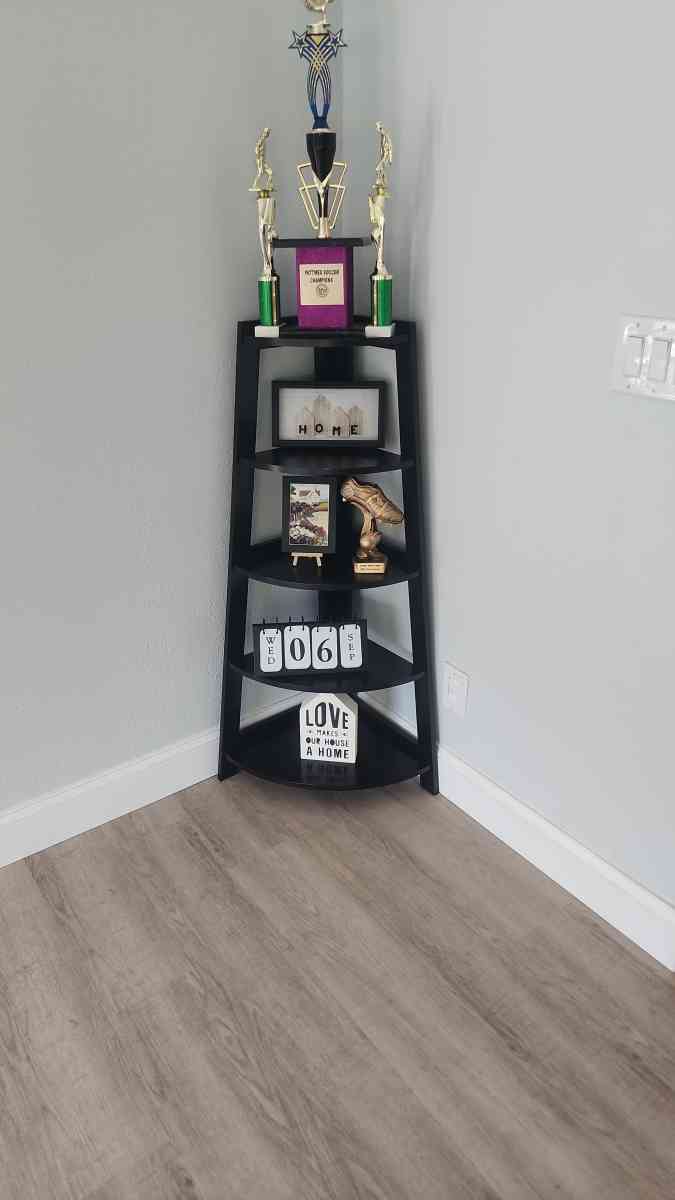 3piece living room  And everything that is in the pictures - Grand Prairie, Texas - FleaMarketBay