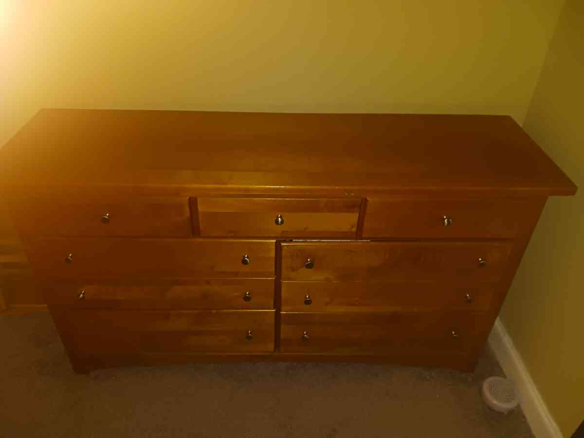 Bedroom Dresser - Palm Harbor, Florida - FleaMarketBay