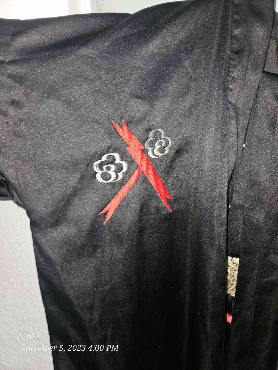 Japanese Designed Robe - Los Angeles, California - FleaMarketBay