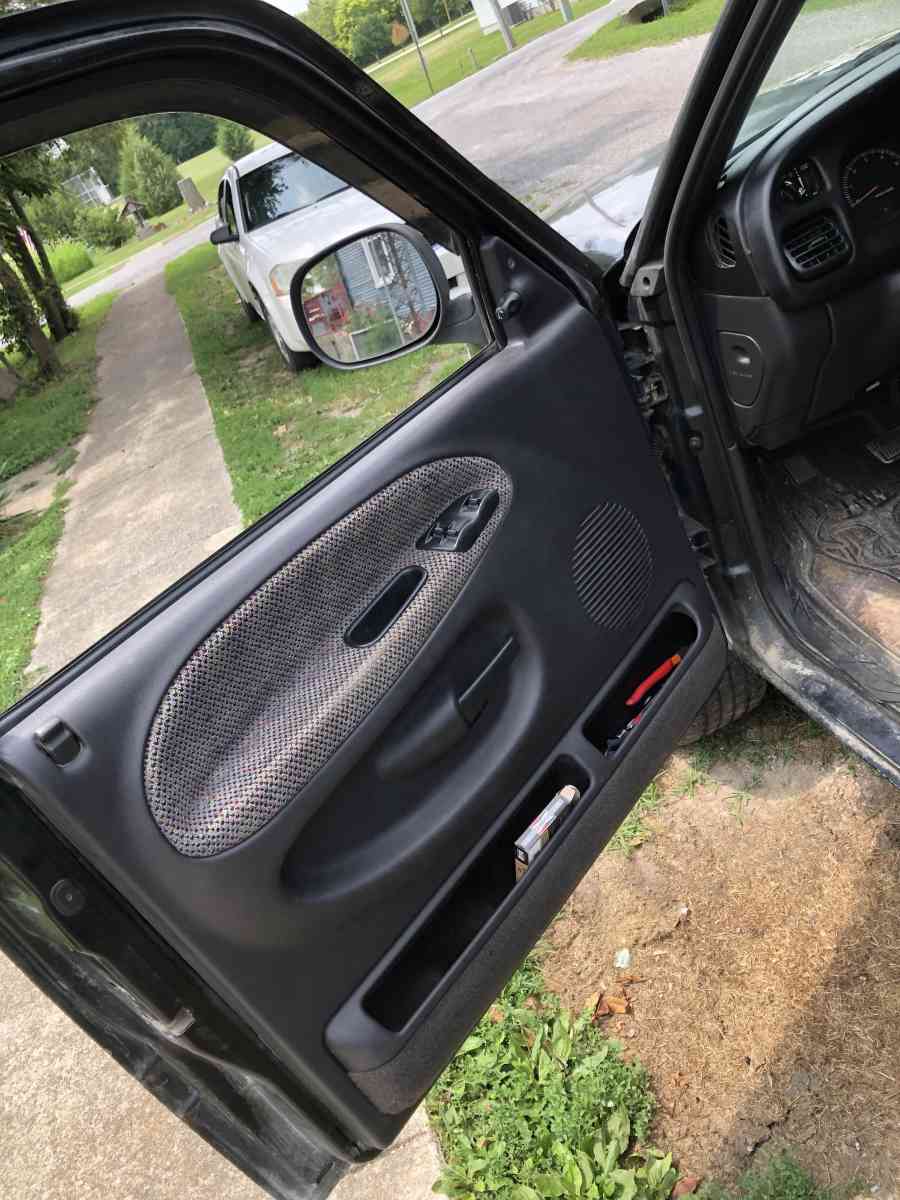 2001 dodge ram - Olney, Illinois - FleaMarketBay