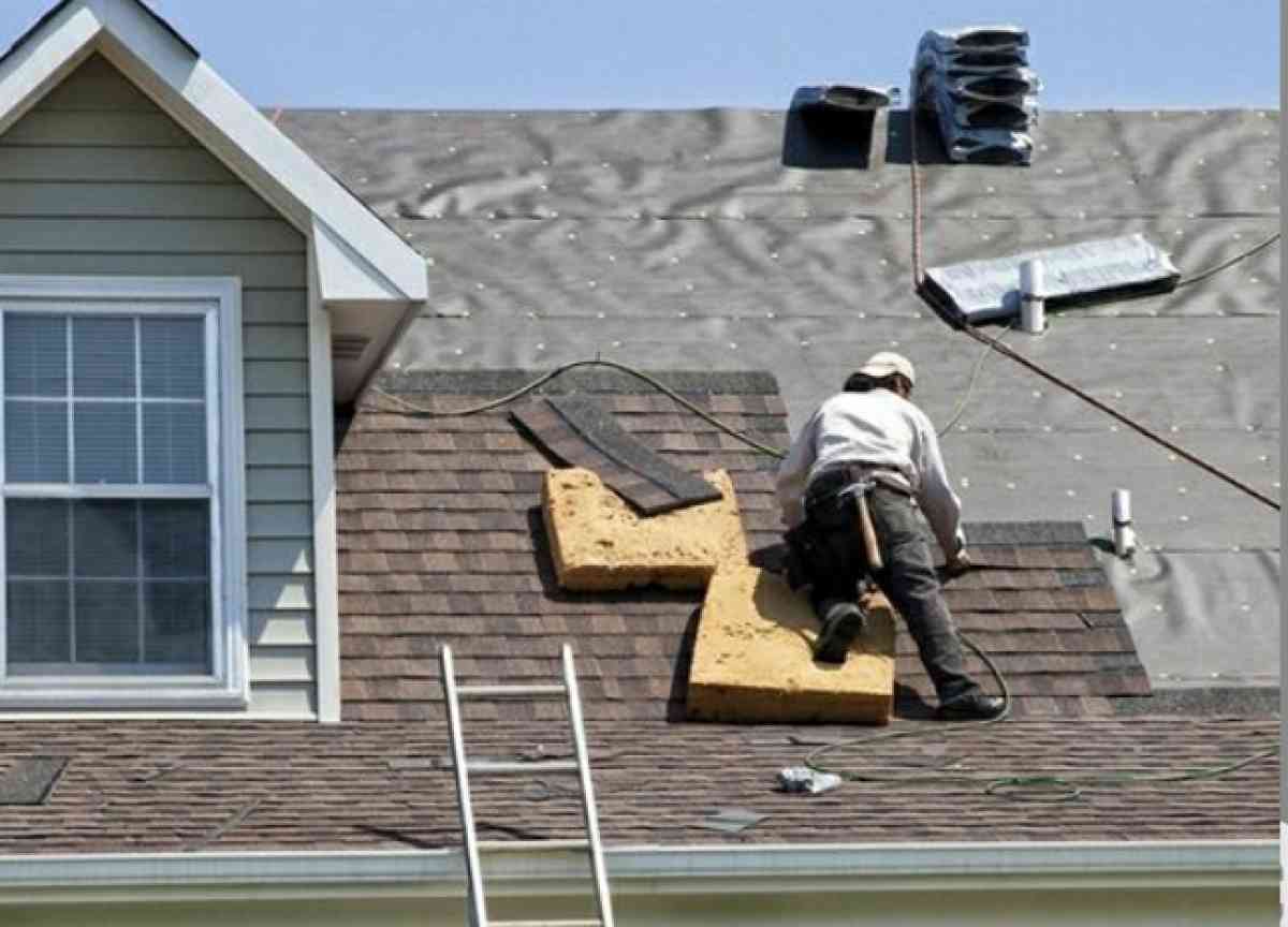 we do roofing metal  shingles with free estimates and low pr