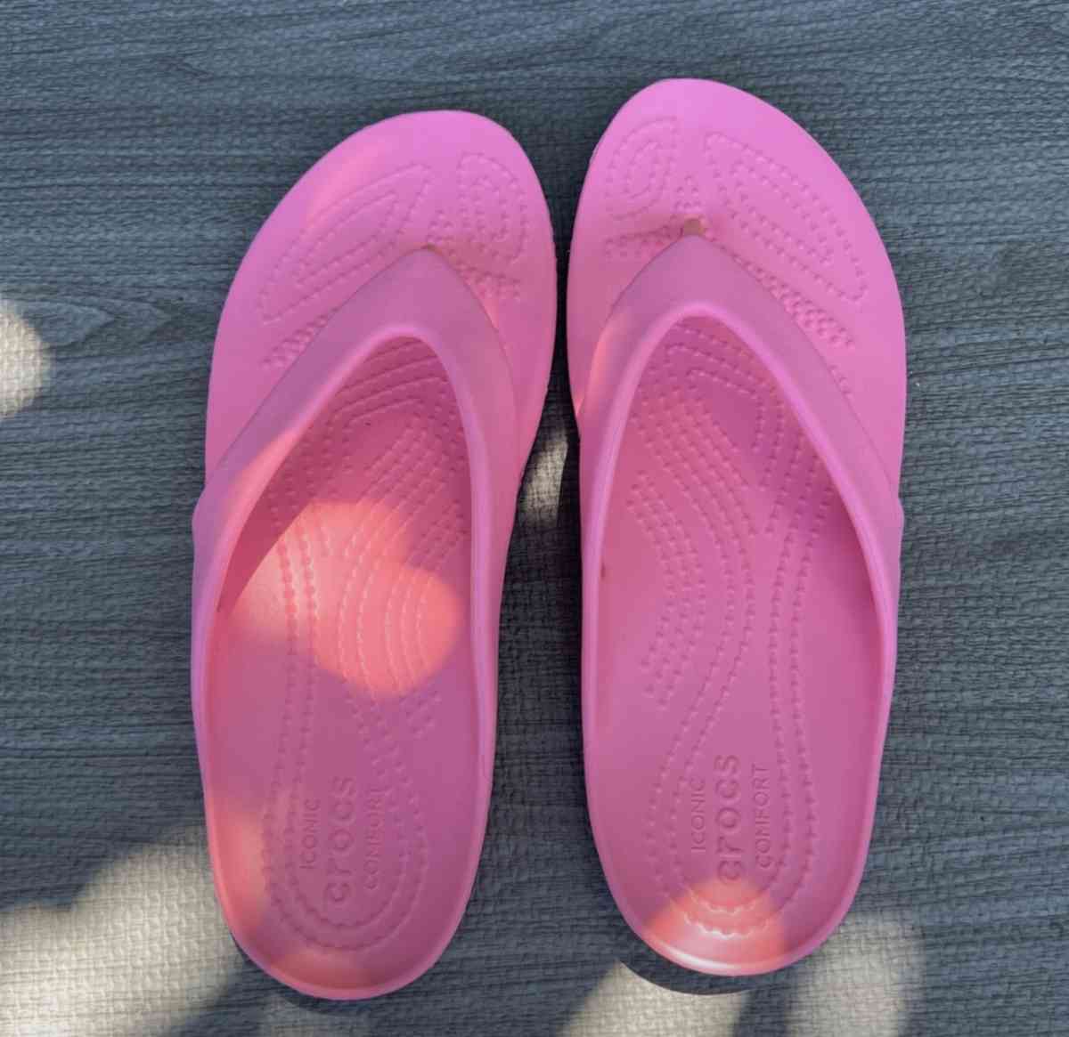 Crocs size 5 - Huntington Park, California - FleaMarketBay
