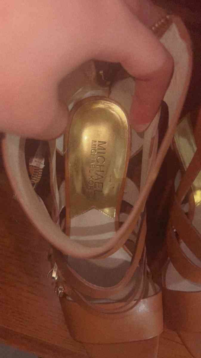 Stunning MK Highheels - Alamo, Texas - FleaMarketBay