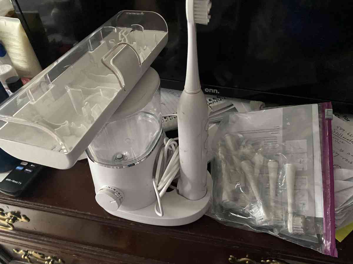 Water pik sonic 2 brand new never been used - Claremont, California - FleaMarketBay