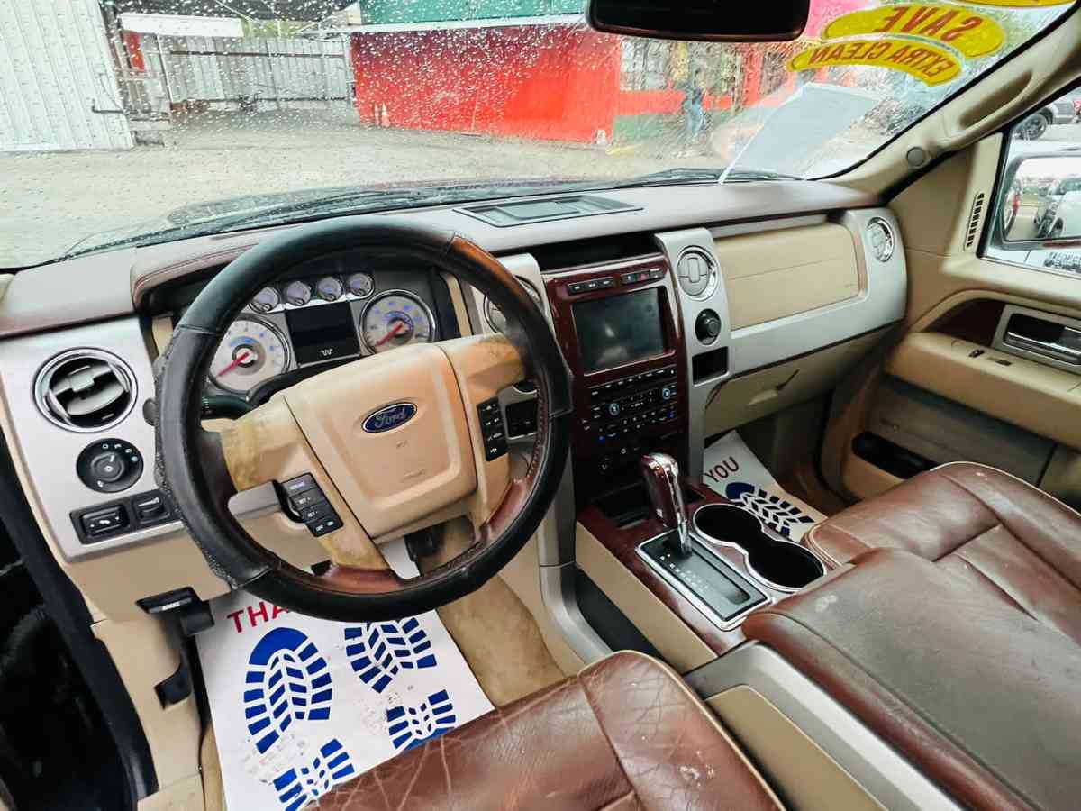 2010 Ford F150 King Ranch 4x4 180k millas 2000 Down - Bellville, Texas - FleaMarketBay