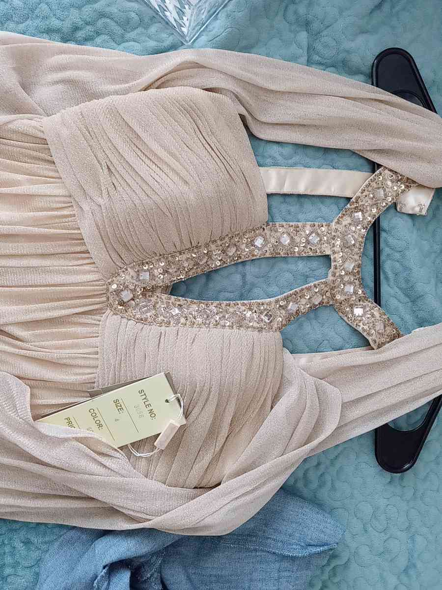 women elegant dress - Richmond, Virginia - FleaMarketBay