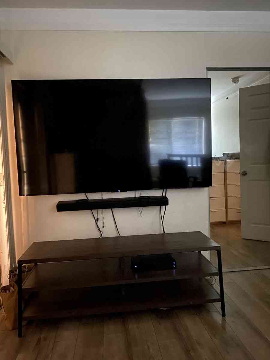 75 inch smart tv - Van Nuys, California
