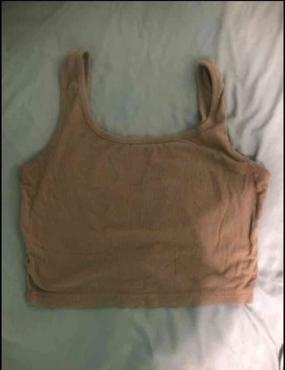 crop tops - Phelan, California - FleaMarketBay