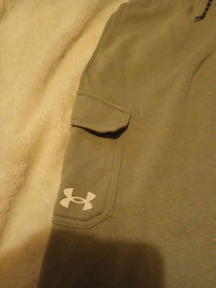 under armor Jr sweatpants for young men - Pocatello, Idaho - FleaMarketBay
