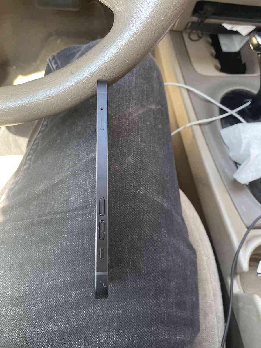 iPhone 12 64gb - High Point, North Carolina - FleaMarketBay