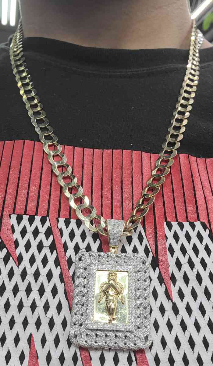 14K Gold Chain Miami Cudan W Stones 282 Grams 18 - Bronx, New York - FleaMarketBay