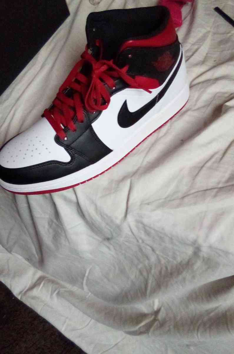 Jordan 1s - Memphis, Tennessee - FleaMarketBay