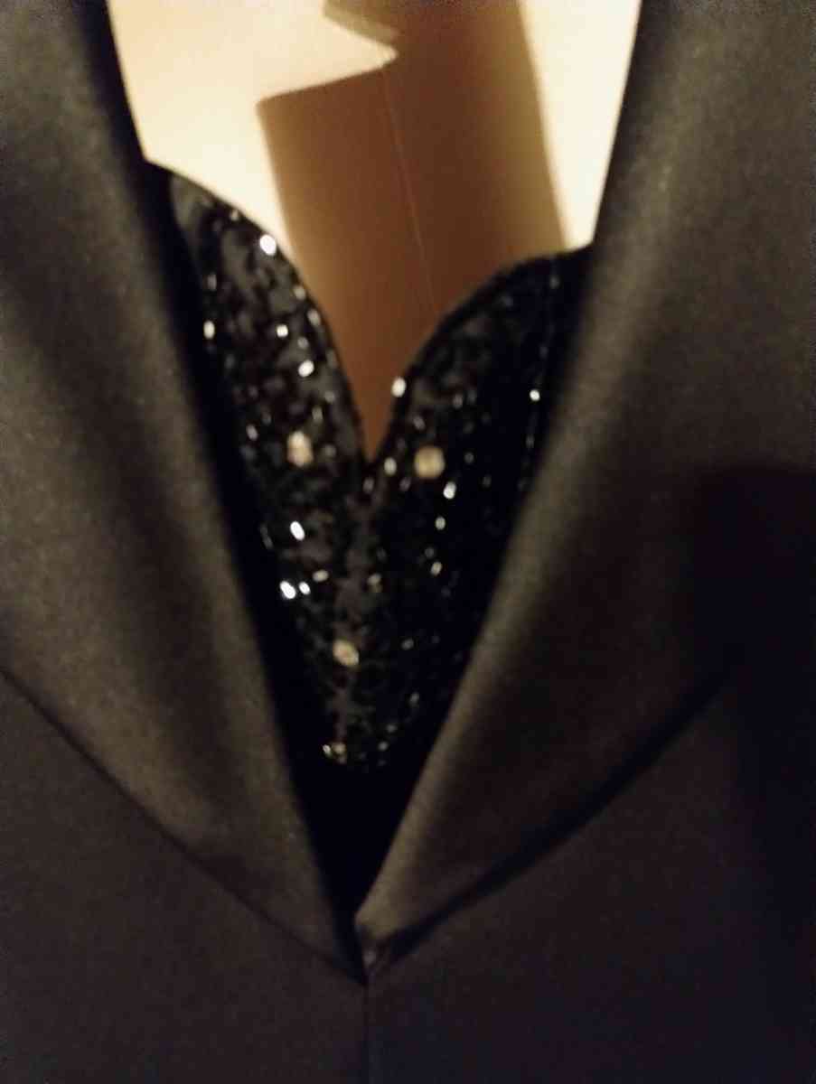 inner beauty size large  black dress - Richmond, California