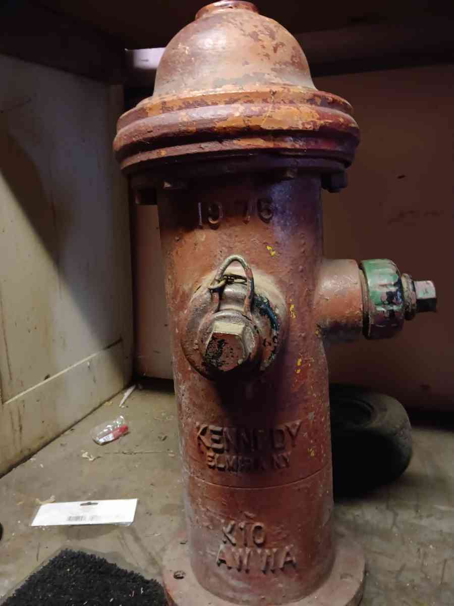 1975 dual valve fire hydrant - Lincoln, Alabama