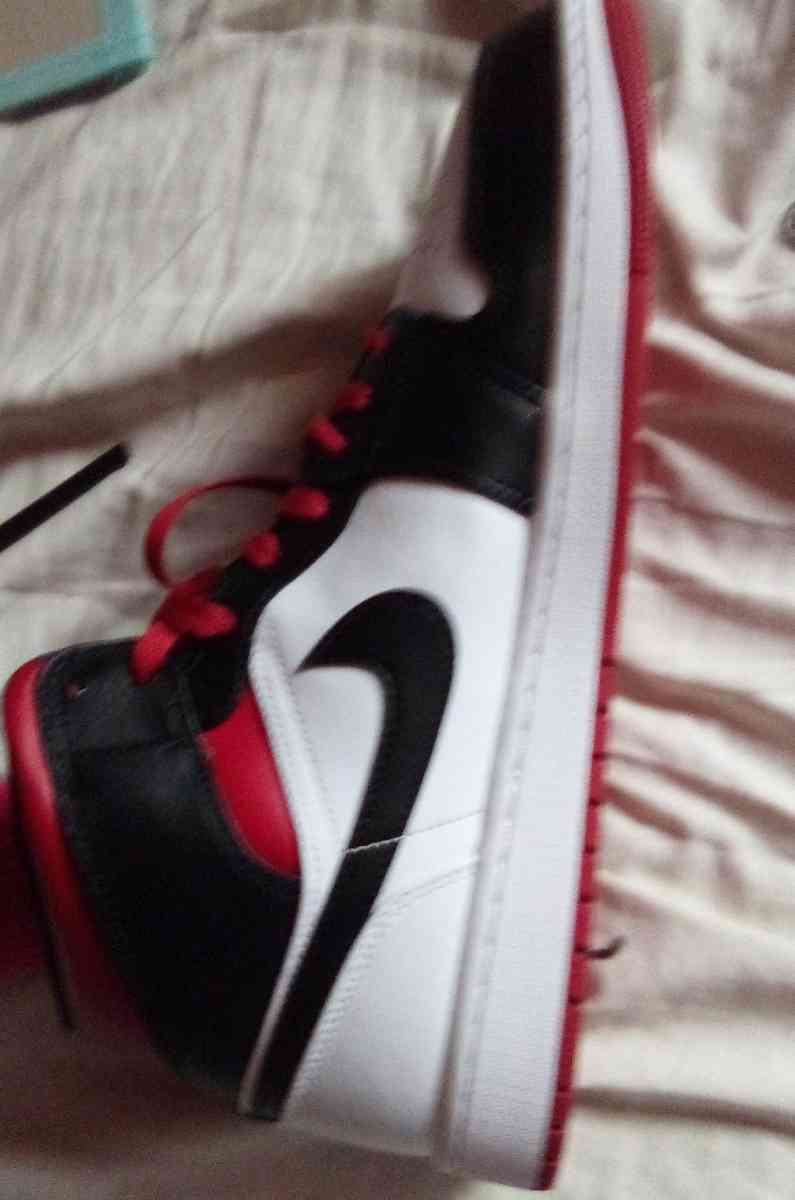 Jordan 1s - Memphis, Tennessee - FleaMarketBay