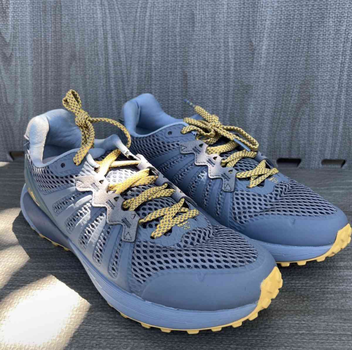 WMNS size 9 - Huntington Park, California