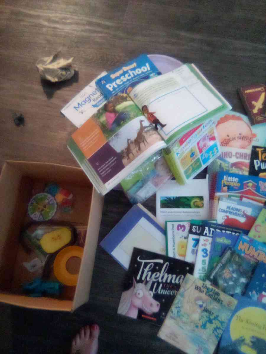 everythingsl learning thay little one - Las Vegas, Nevada - FleaMarketBay