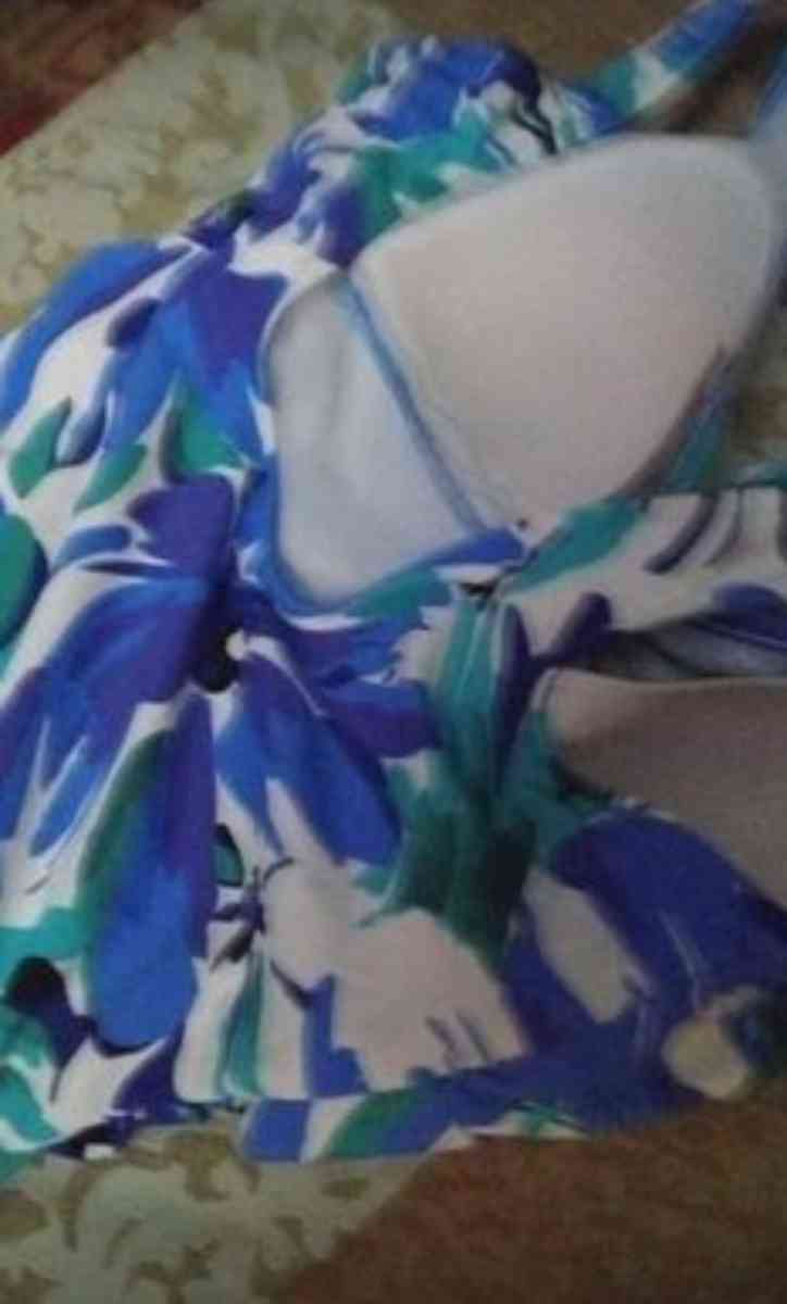 swim wear - Newport, Tennessee