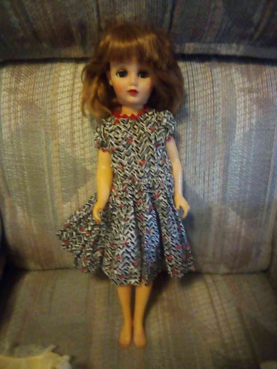 baby doll with lots of clothes and shoes - Springfield, Illinois