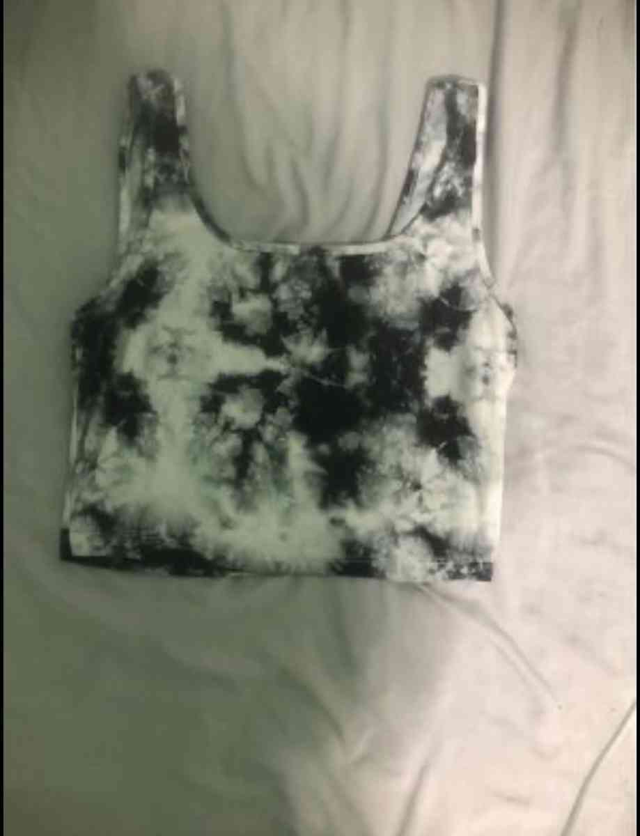 crop tops - Phelan, California - FleaMarketBay