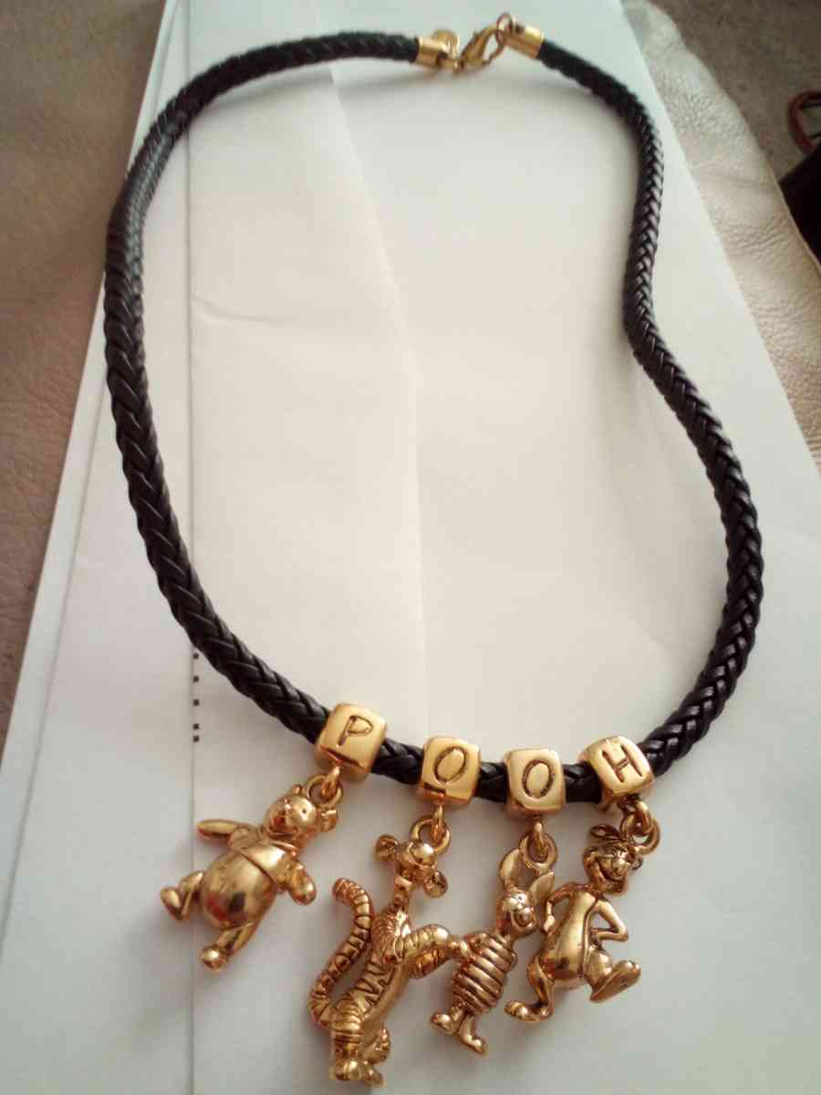 Disney necklaces pooh - Fort Oglethorpe, Georgia - FleaMarketBay