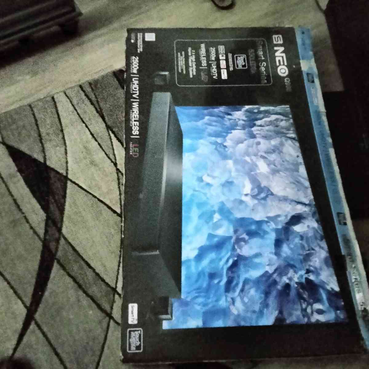 sharp 60in Aquos smart tv - Seffner, Florida - FleaMarketBay