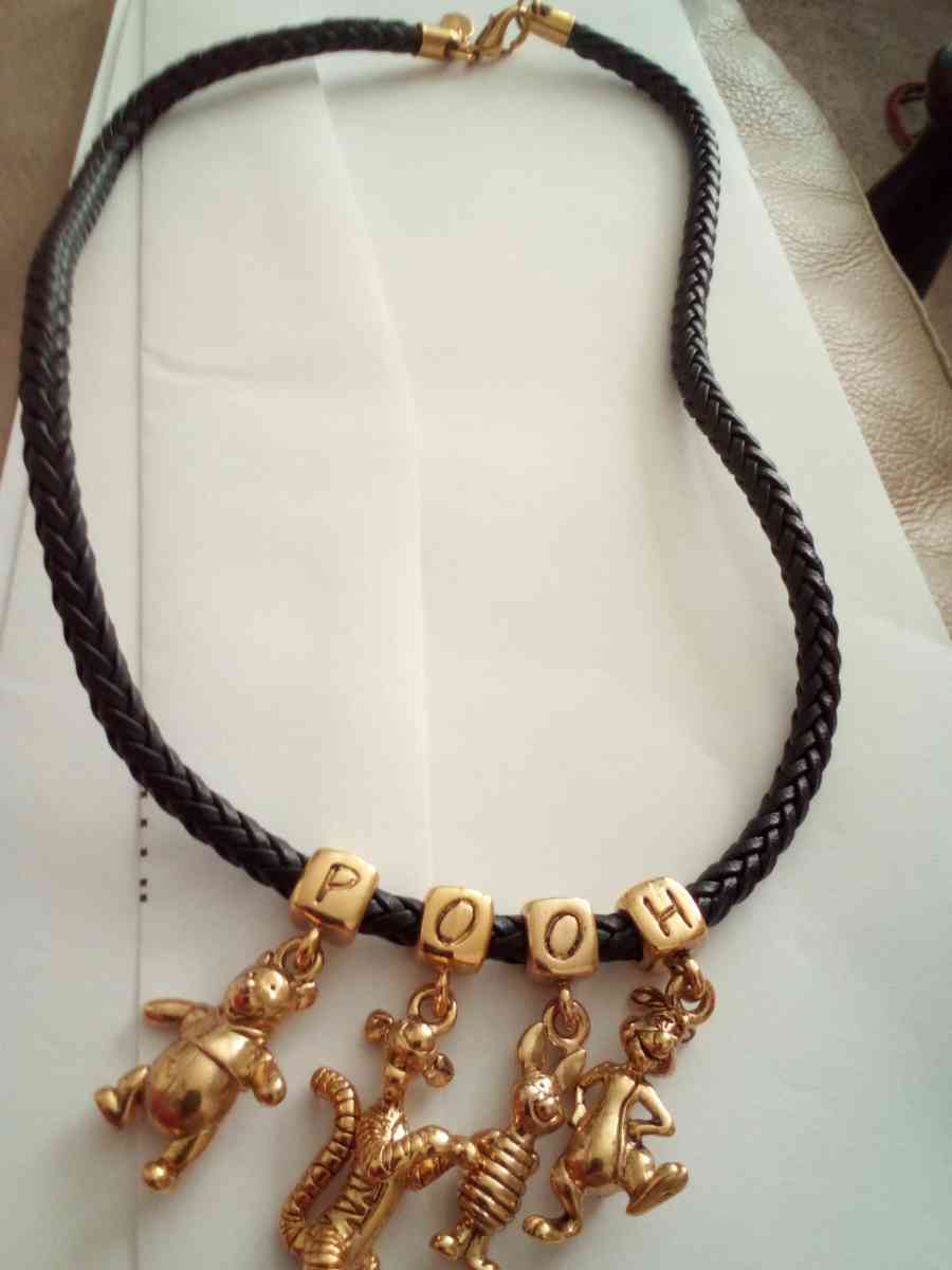 Disney necklaces pooh - Fort Oglethorpe, Georgia - FleaMarketBay