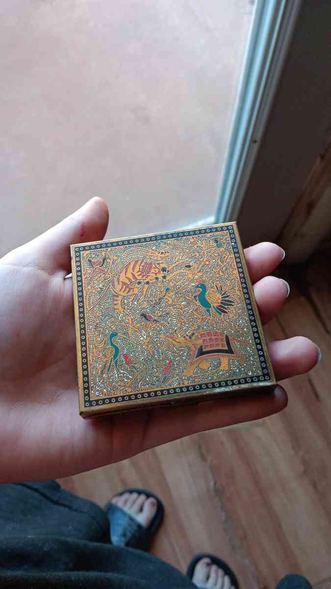 Antique mirror and make up set - Burns Flat, Oklahoma - FleaMarketBay