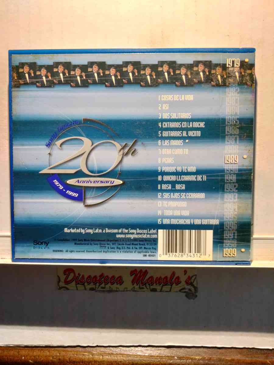 SANDRO 15 EXITOS CD USADO EN EXC COND CAJA ABIERTA - Chicago, Illinois - FleaMarketBay