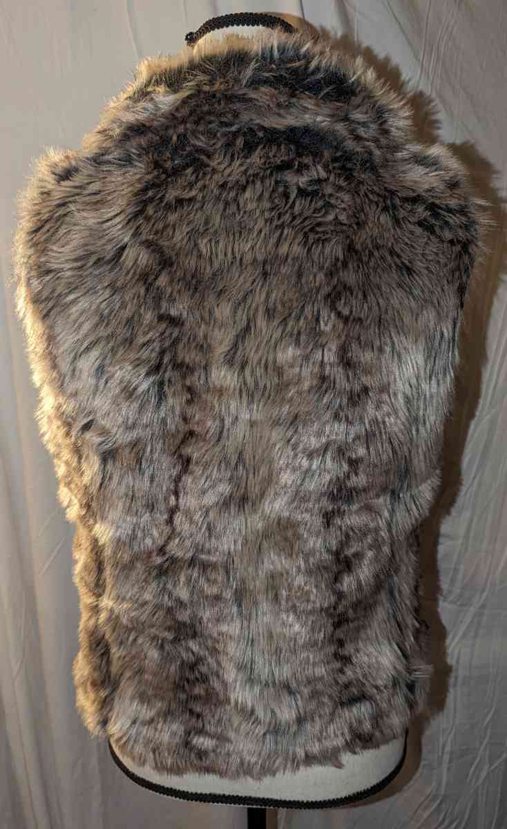 Dollhouse Vest - Muncie, Indiana - FleaMarketBay