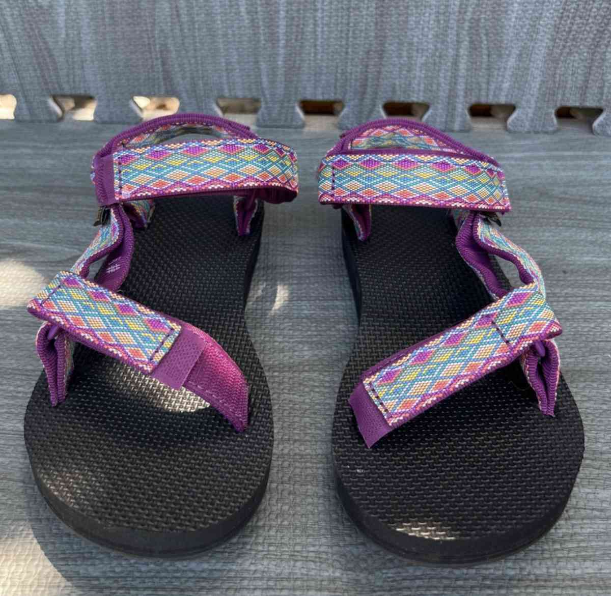 TEVA WMNS size 6 - Huntington Park, California - FleaMarketBay