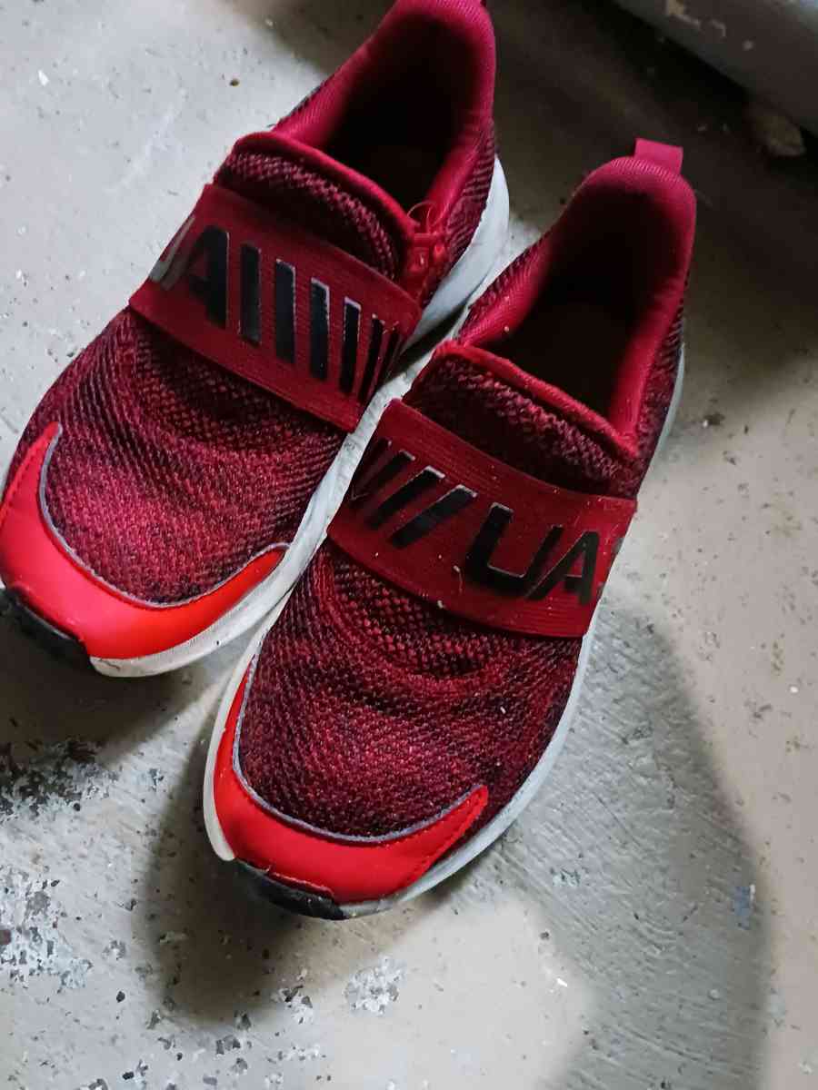 Under Armour Surge 3 Slip On boys  Running Shoes - Baxter, Minnesota