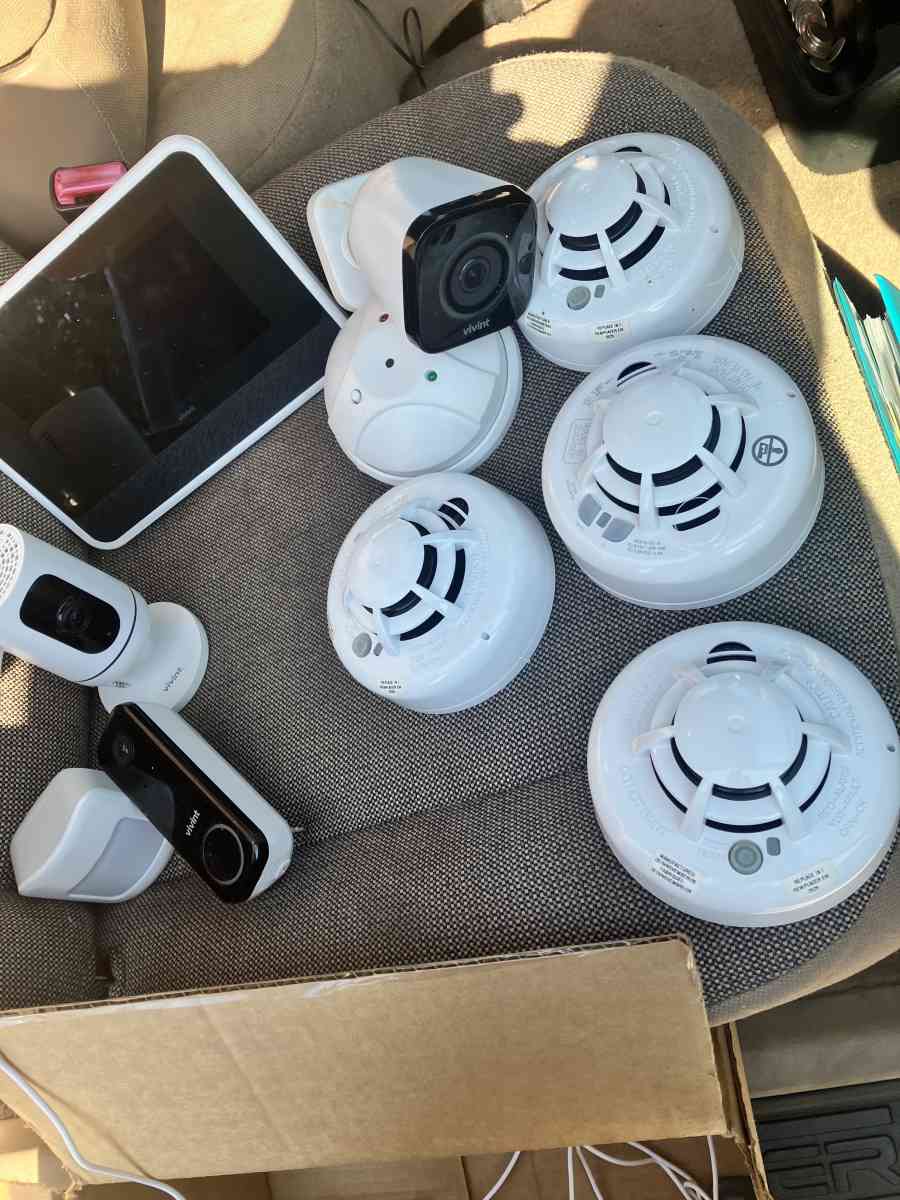 Viviant complete home security system - Greensboro, North Carolina - FleaMarketBay