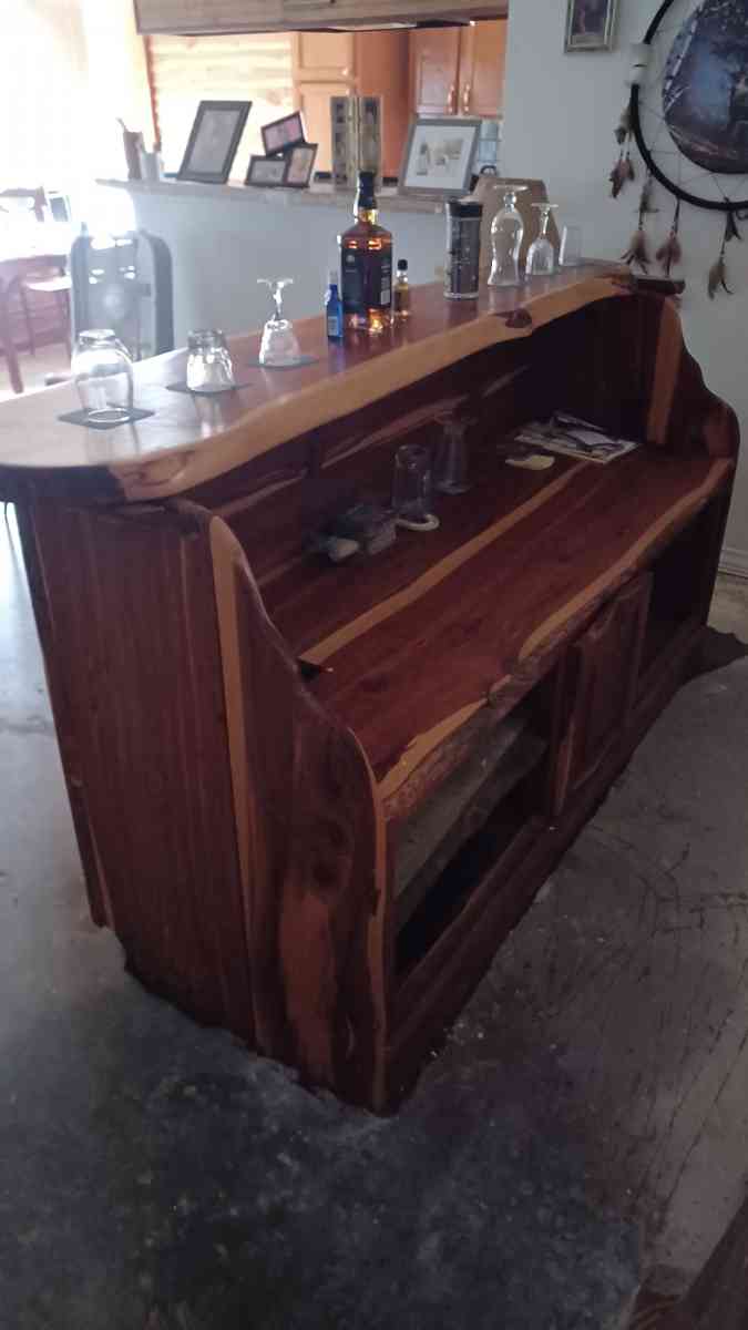 Homade cedar bar - Highlands, Texas - FleaMarketBay