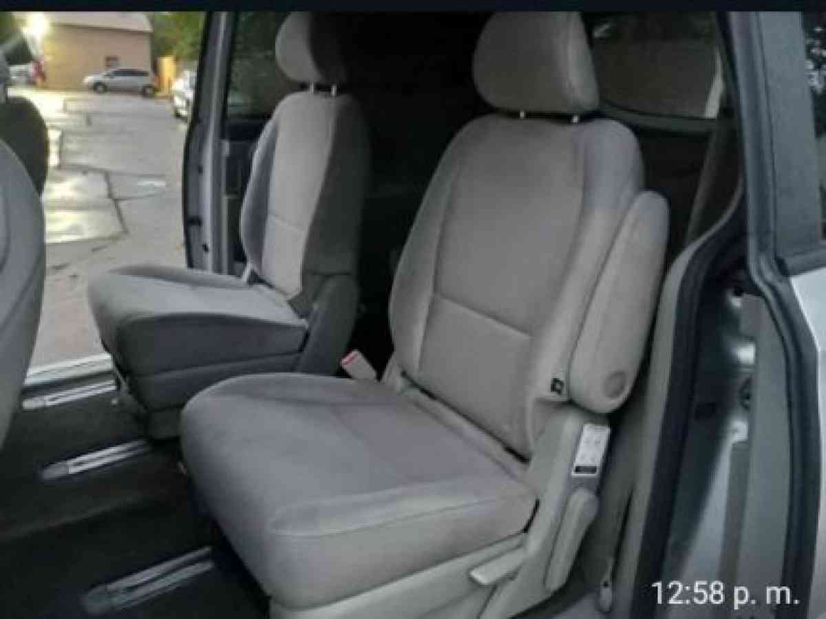 2016 Kia Sedona LX 90 k millas - Conroe, Texas - FleaMarketBay