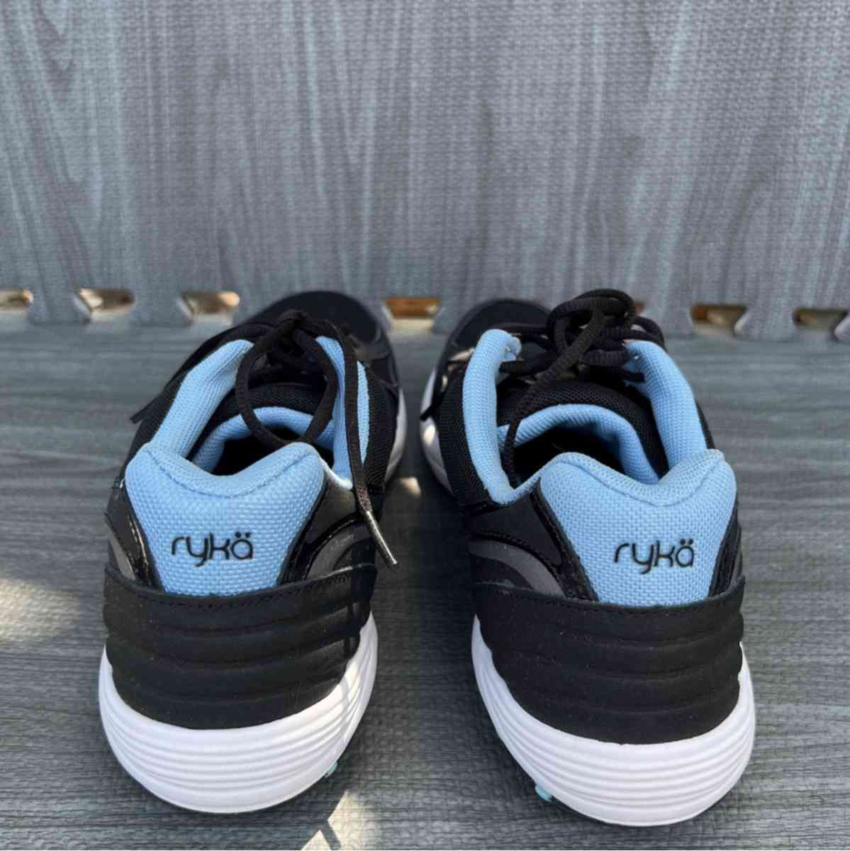 womens size 10 - Huntington Park, California - FleaMarketBay