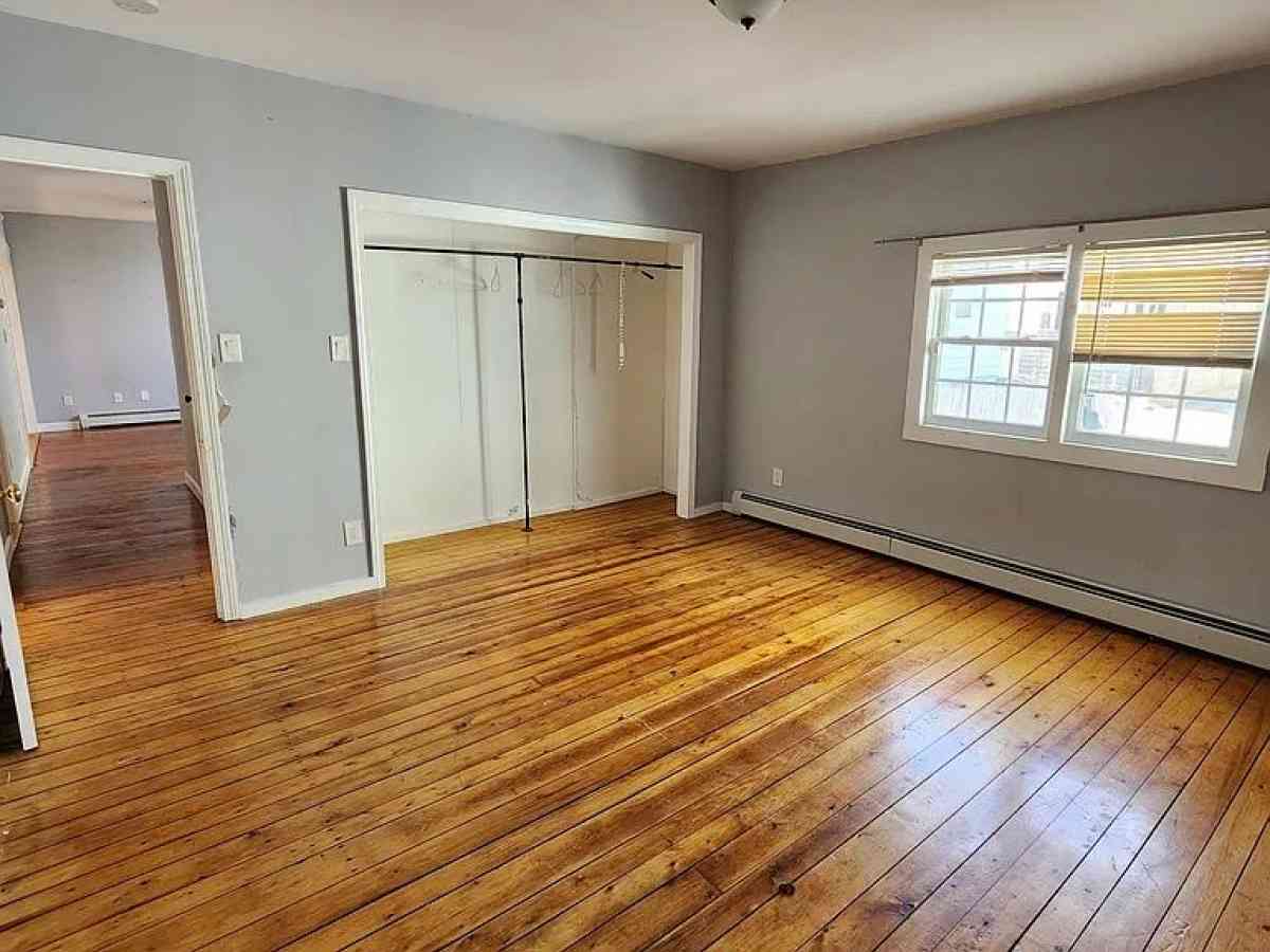 Apartment for Rent - Fall River, Massachusetts - FleaMarketBay