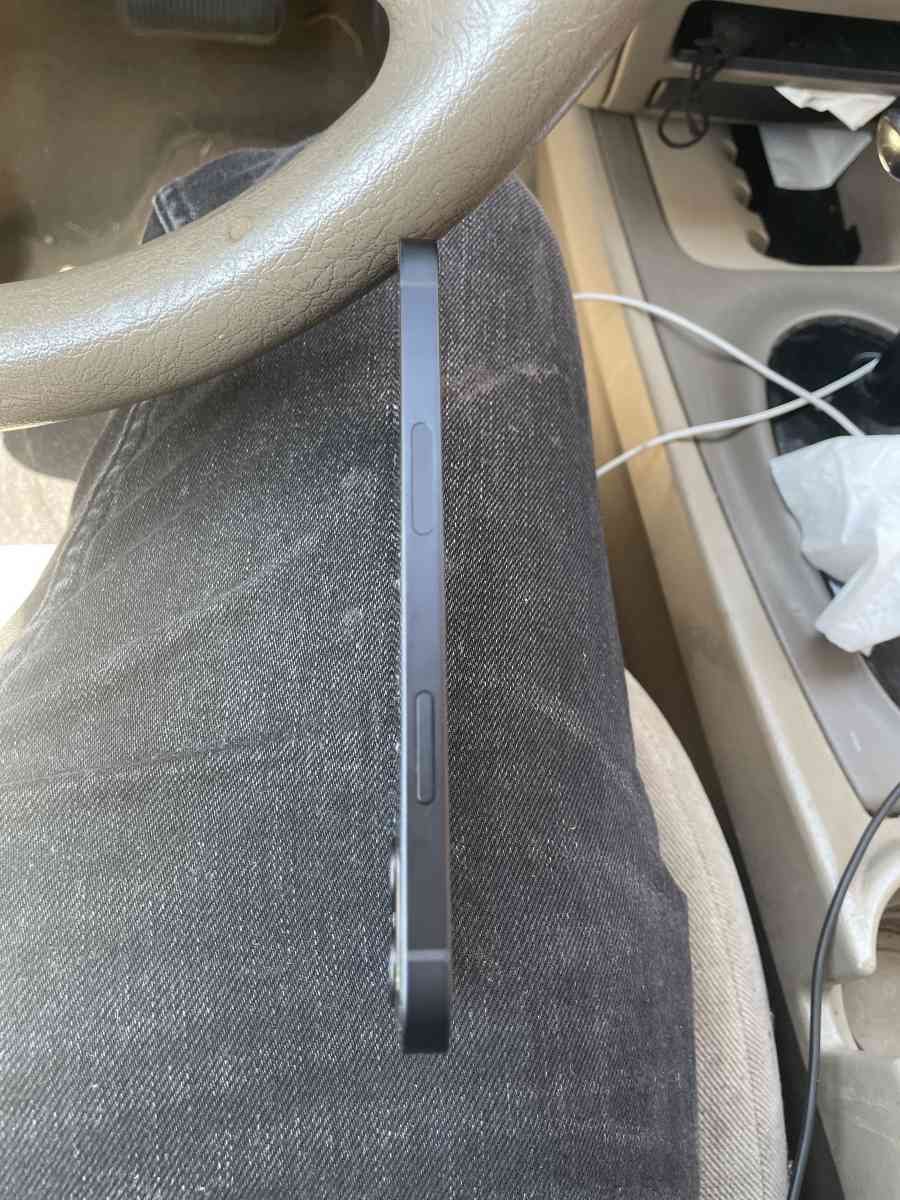 iPhone 12 64gb - High Point, North Carolina - FleaMarketBay