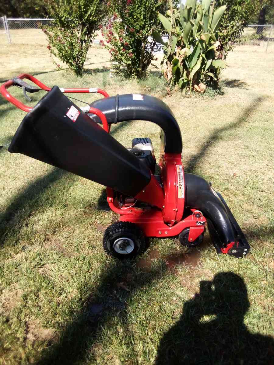 troy bilt 3 in 1 vacuum chipper and shreddar - Henderson, Texas - FleaMarketBay
