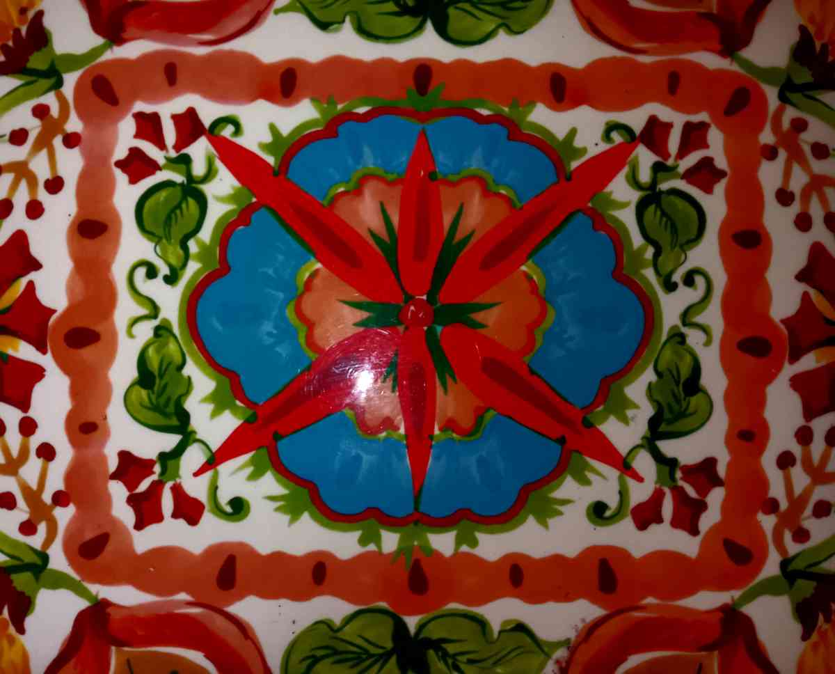 giant colorful hard plastic tray to bring to table - Jensen Beach, Florida - FleaMarketBay