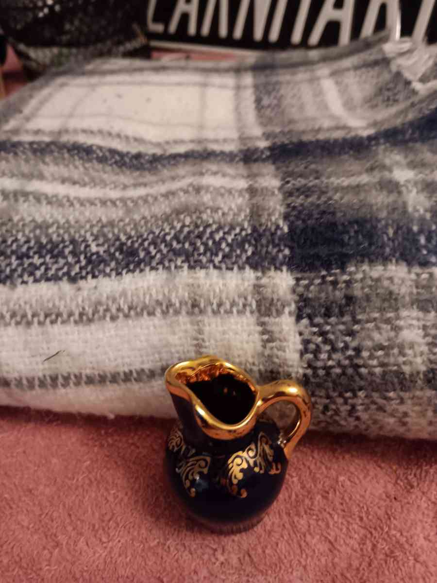 porcelain imperial limoges 22k gold and blue plated vase - Vinita, Oklahoma