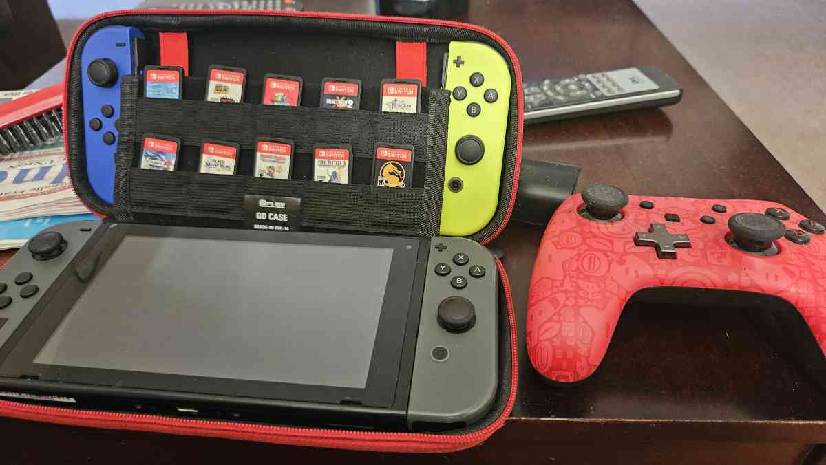 Nintendo Switch 3 controllers and 10 games - Whitehall, Pennsylvania - FleaMarketBay