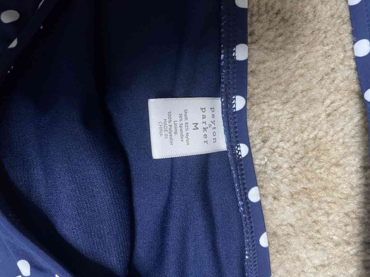 bathing suit size M - Turlock, California - FleaMarketBay