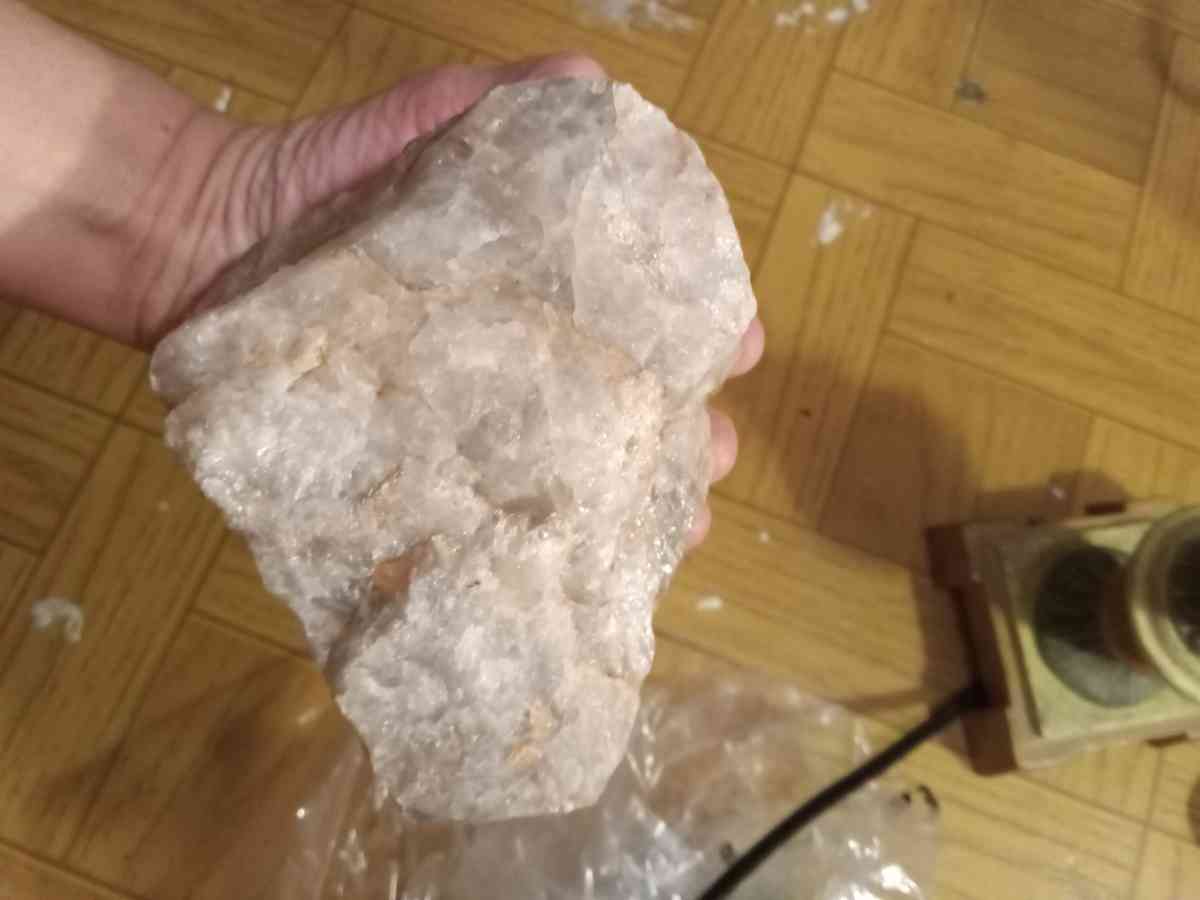 Quartz Mineral rock and crystals - Mansfield, Louisiana - FleaMarketBay