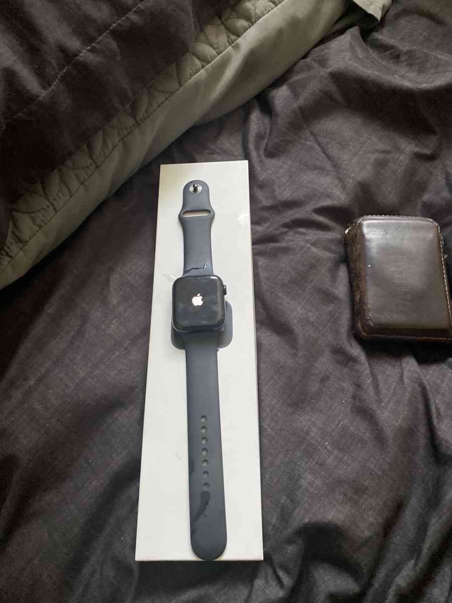 Apple Watch se 2nd gen - Memphis, Tennessee - FleaMarketBay