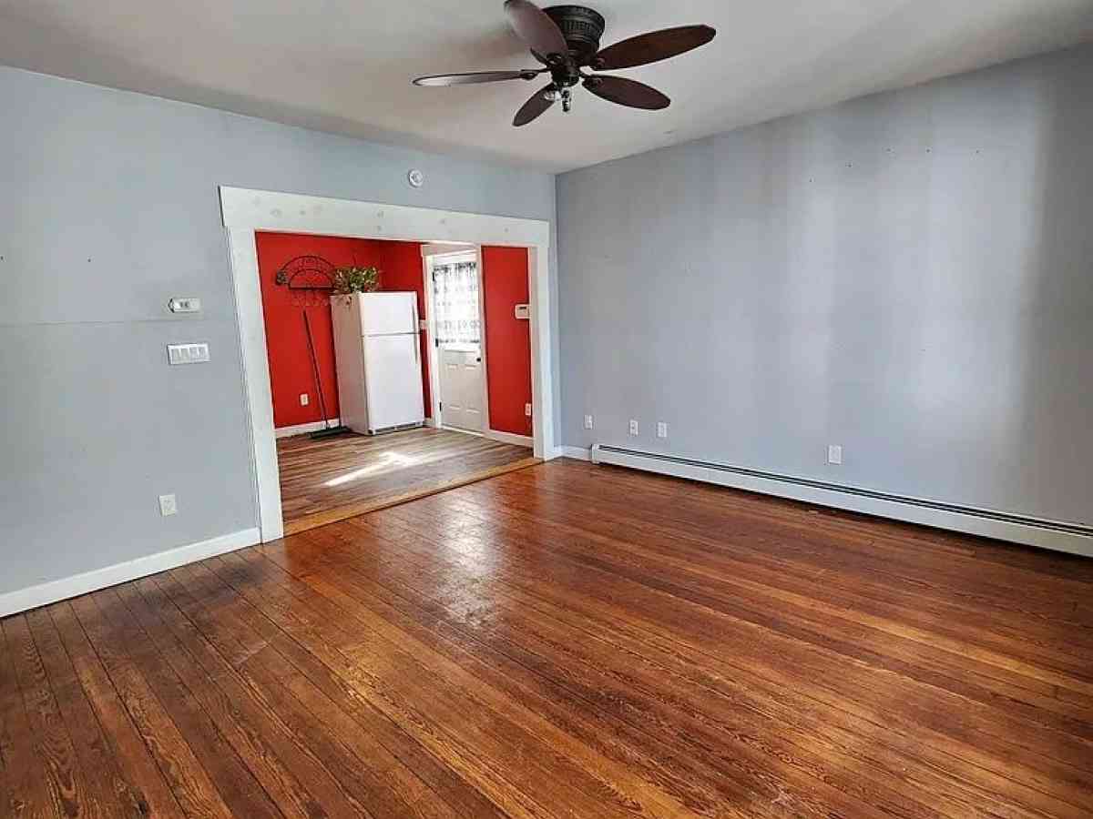 Apartment for Rent - Fall River, Massachusetts - FleaMarketBay